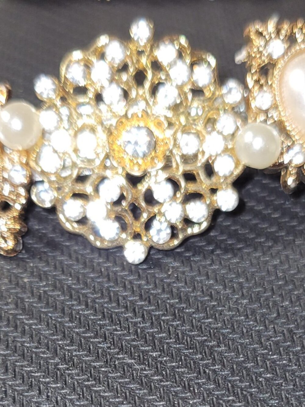 Beautiful set of 3 elegant hair accessories - Picture 2 of 8